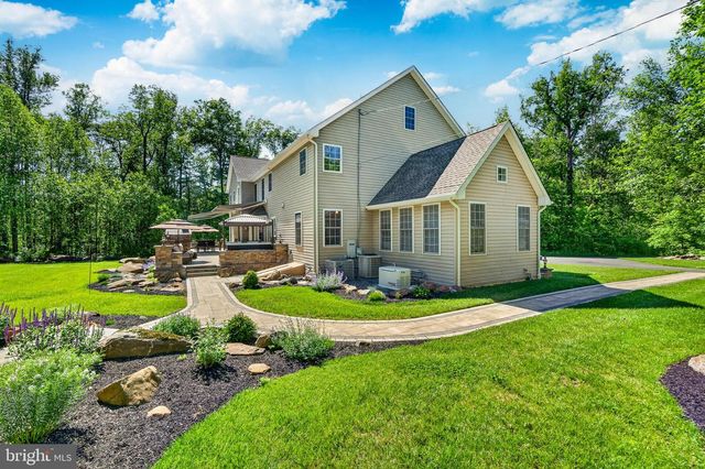 675 ROCK HILL RD, Quakertown, PA 18951
