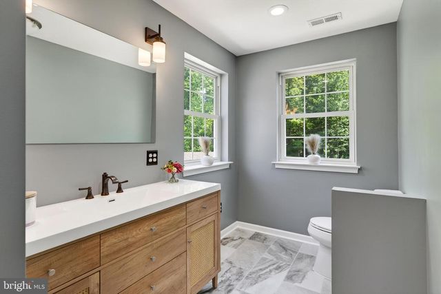 675 ROCK HILL RD, Quakertown, PA 18951