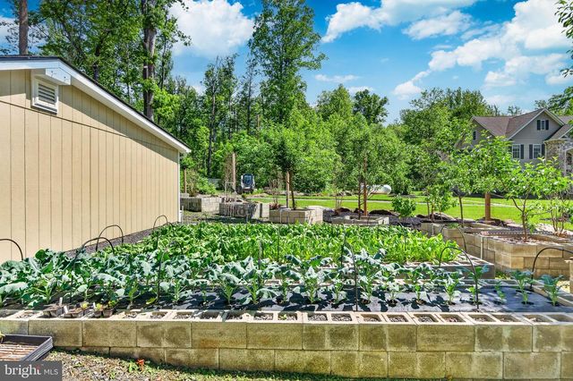 675 ROCK HILL RD, Quakertown, PA 18951
