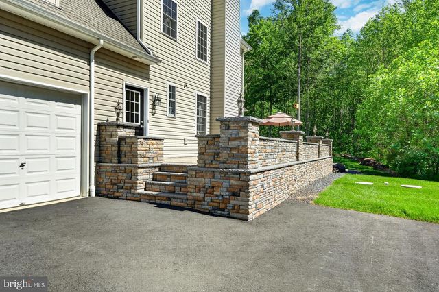 675 ROCK HILL RD, Quakertown, PA 18951