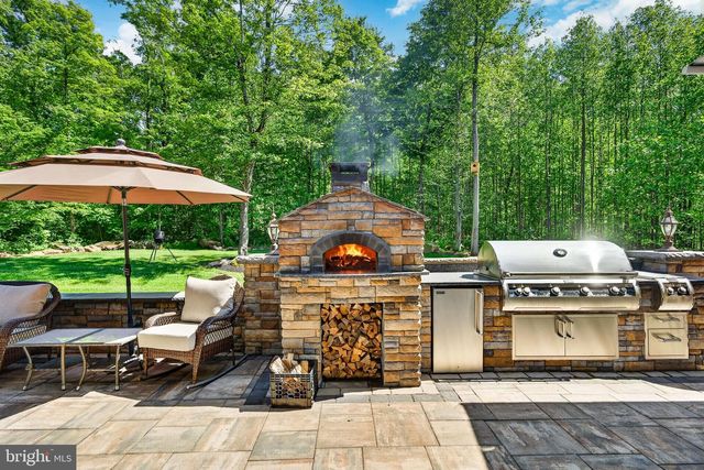 675 ROCK HILL RD, Quakertown, PA 18951