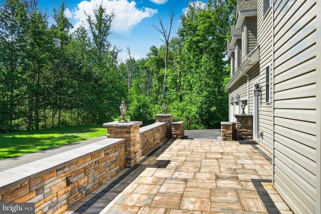 675 ROCK HILL RD, Quakertown, PA 18951