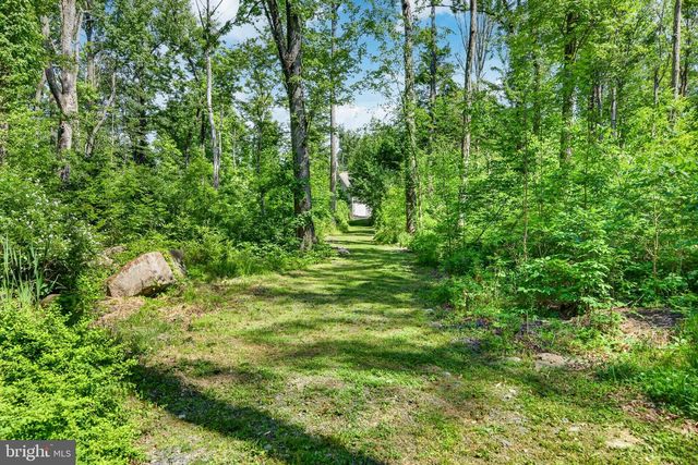 675 ROCK HILL RD, Quakertown, PA 18951