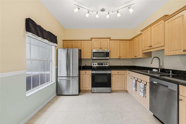 7604 PLANTATION CIRCLE 7604, University Park, FL 34201