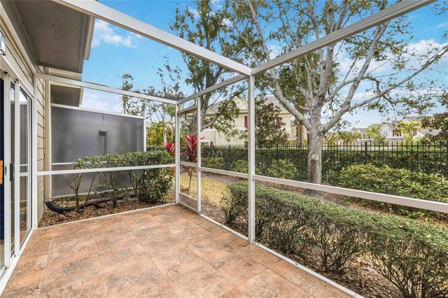 7604 PLANTATION CIRCLE 7604, University Park, FL 34201