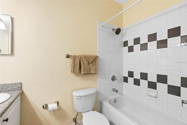 7604 PLANTATION CIRCLE 7604, University Park, FL 34201