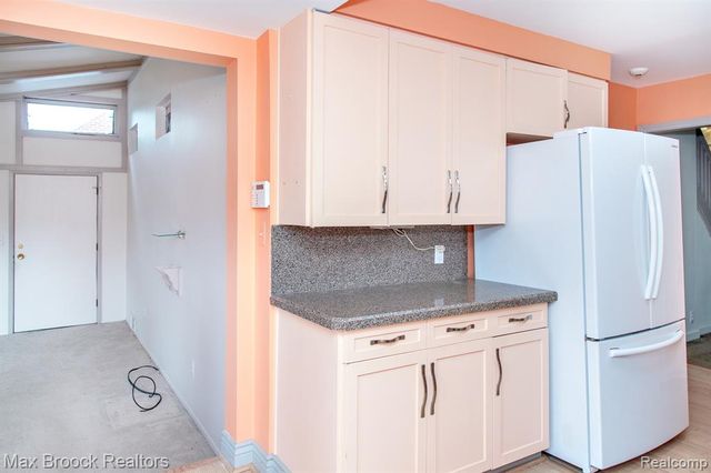 10145 Borgman Avenue, Huntington Woods, MI 48070