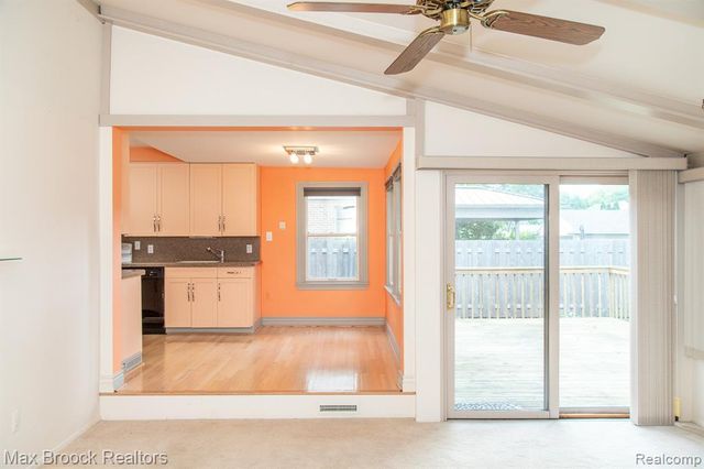 10145 Borgman Avenue, Huntington Woods, MI 48070