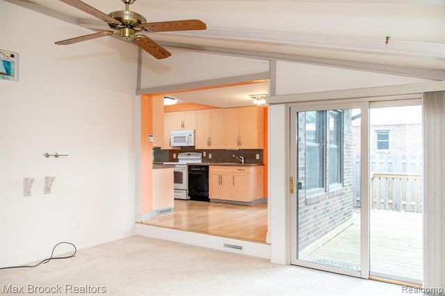10145 Borgman Avenue, Huntington Woods, MI 48070