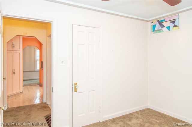 10145 Borgman Avenue, Huntington Woods, MI 48070
