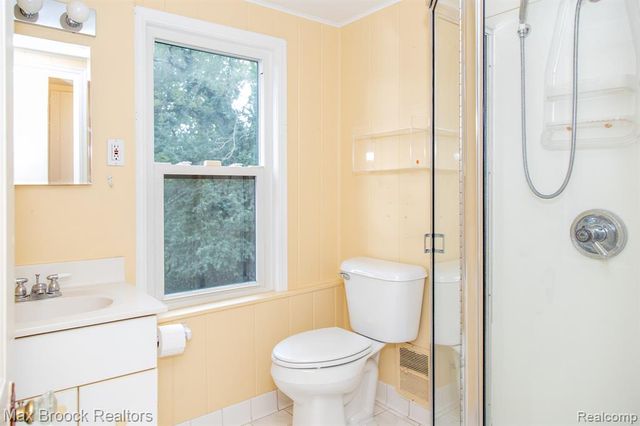 10145 Borgman Avenue, Huntington Woods, MI 48070