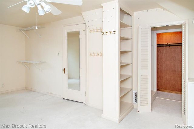 10145 Borgman Avenue, Huntington Woods, MI 48070