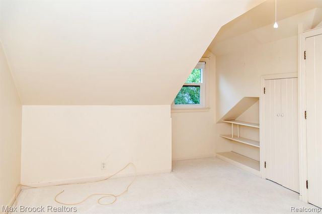 10145 Borgman Avenue, Huntington Woods, MI 48070