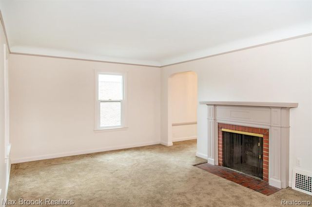 10145 Borgman Avenue, Huntington Woods, MI 48070
