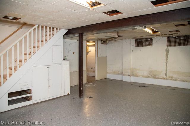 10145 Borgman Avenue, Huntington Woods, MI 48070