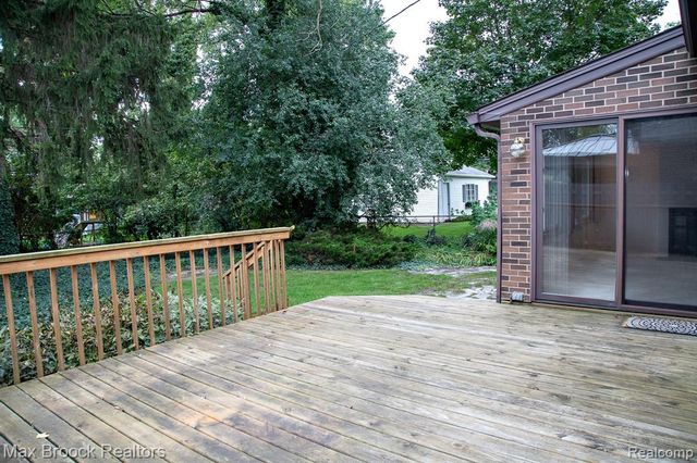 10145 Borgman Avenue, Huntington Woods, MI 48070