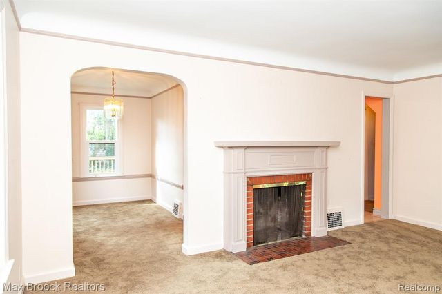 10145 Borgman Avenue, Huntington Woods, MI 48070