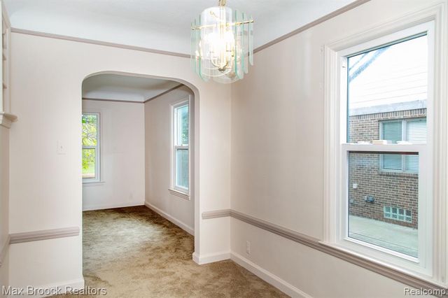 10145 Borgman Avenue, Huntington Woods, MI 48070
