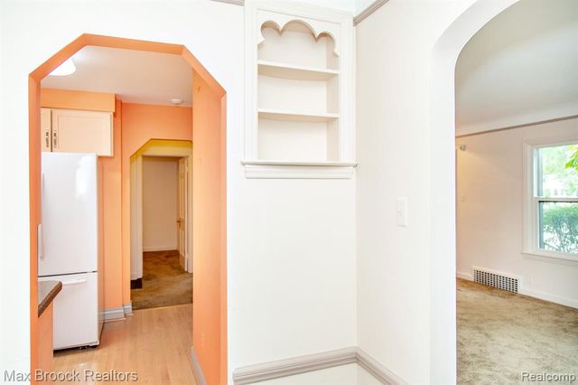 10145 Borgman Avenue, Huntington Woods, MI 48070