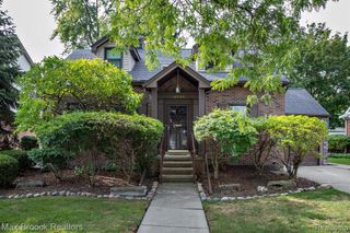 10145 Borgman Avenue, Huntington Woods, MI 48070