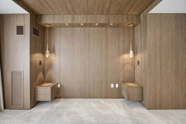 1 Huntington Ave 903, Boston, MA 02116