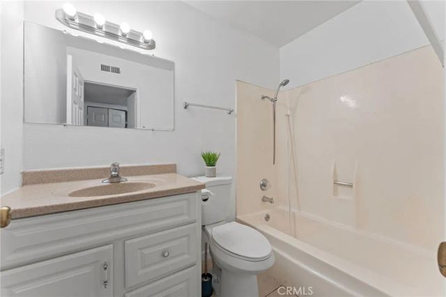 31 Golden Glen, Irvine, CA 92604