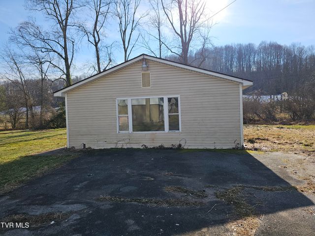 34520 Fleet Road, Glade Spring, VA 24340