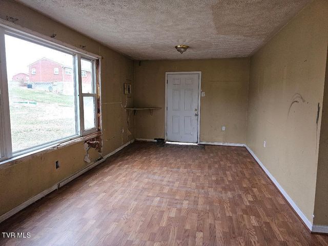 34520 Fleet Road, Glade Spring, VA 24340