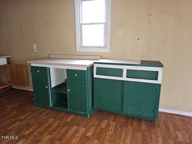 34520 Fleet Road, Glade Spring, VA 24340