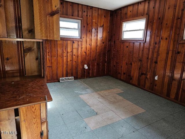 34520 Fleet Road, Glade Spring, VA 24340