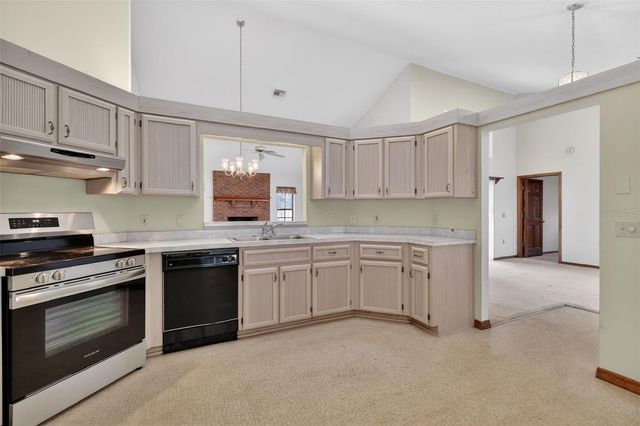 19200 PARK PLACE BOULEVARD, Eustis, FL 32736