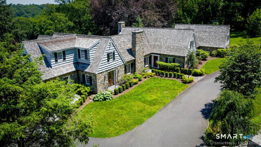 7 Taunton Lane, Newtown, CT 06470