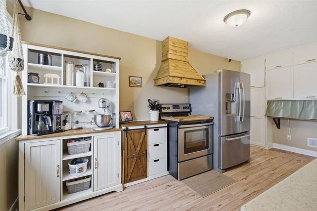 1802 S ADAMS STREET, Appleton, WI 54915