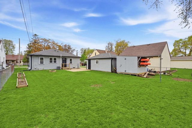 1802 S ADAMS STREET, Appleton, WI 54915