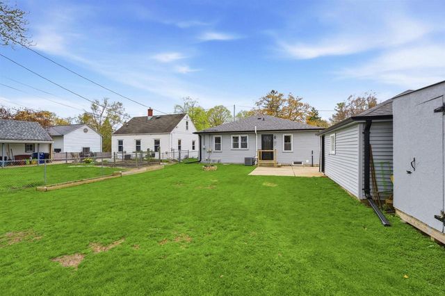 1802 S ADAMS STREET, Appleton, WI 54915