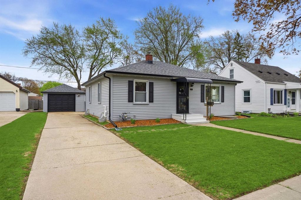 1802 S ADAMS STREET, Appleton, WI 54915