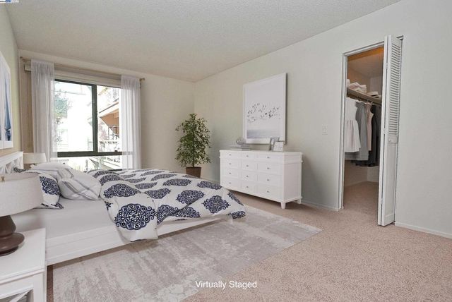 320 N Civic Dr 307, Walnut Creek, CA 94596