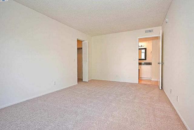 320 N Civic Dr 307, Walnut Creek, CA 94596