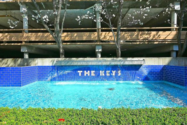 320 N Civic Dr 307, Walnut Creek, CA 94596