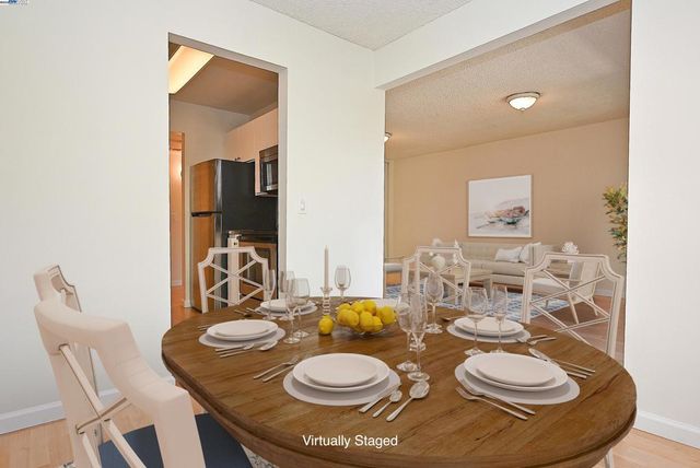 320 N Civic Dr 307, Walnut Creek, CA 94596