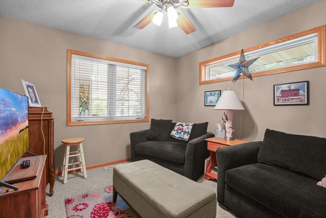801 White Oak Court, New Brighton, MN 55112