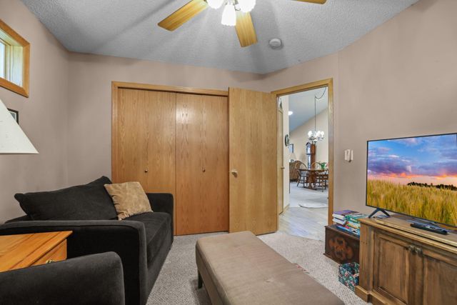 801 White Oak Court, New Brighton, MN 55112