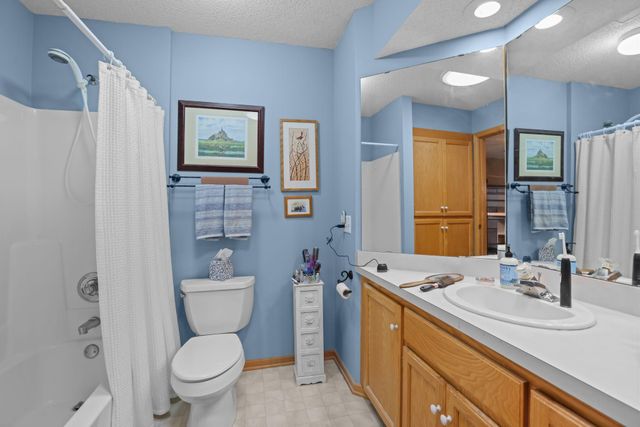 801 White Oak Court, New Brighton, MN 55112