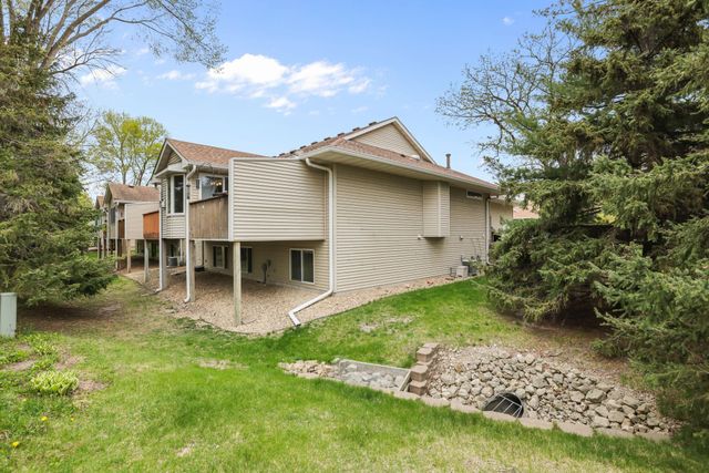 801 White Oak Court, New Brighton, MN 55112