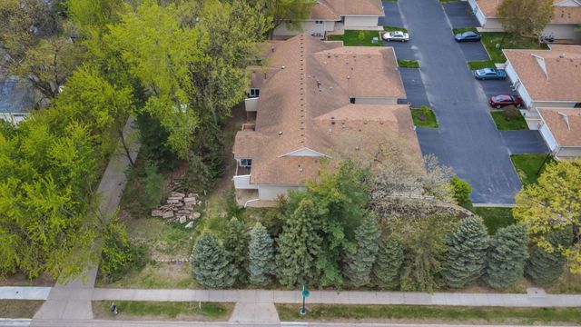 801 White Oak Court, New Brighton, MN 55112