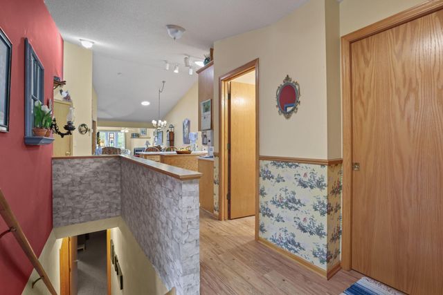 801 White Oak Court, New Brighton, MN 55112