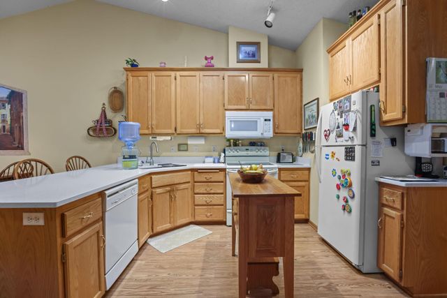 801 White Oak Court, New Brighton, MN 55112