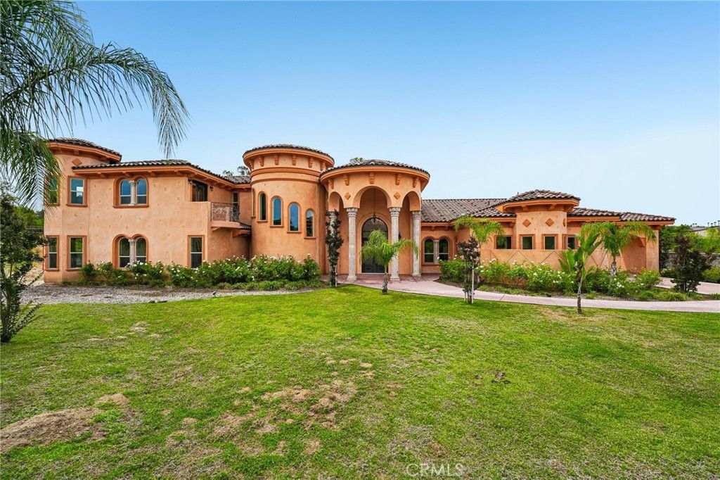 Image 5 of property listing at 14420 Merlot Court, Riverside, CA 92508