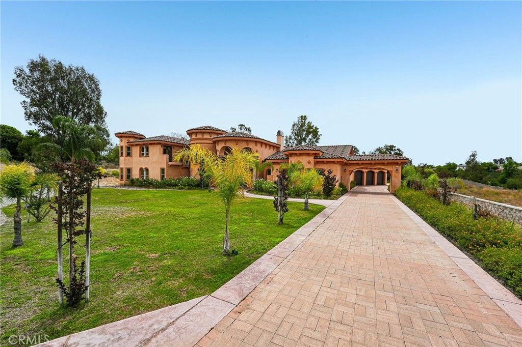 Image 6 of property listing at 14420 Merlot Court, Riverside, CA 92508
