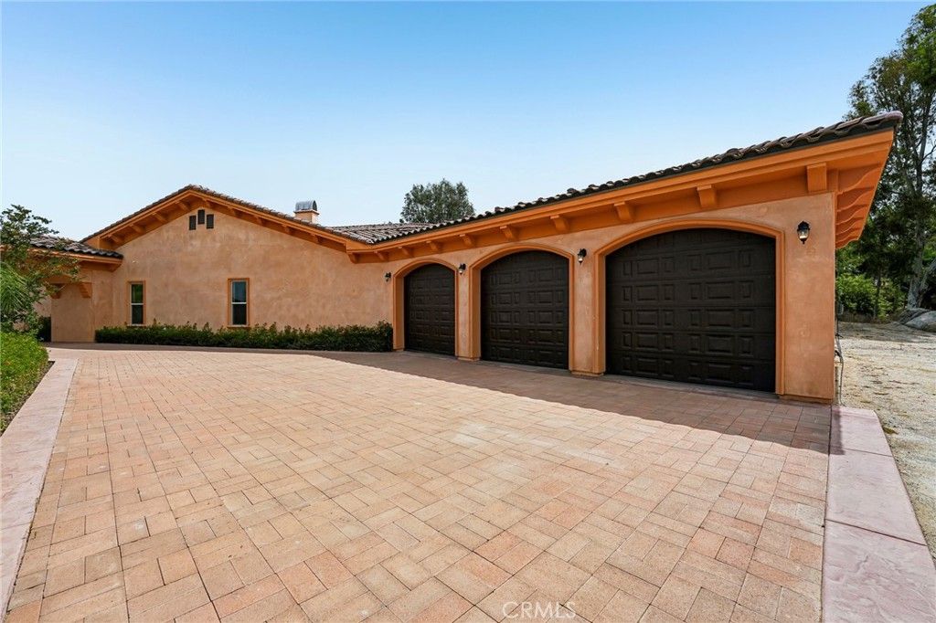 Image 7 of property listing at 14420 Merlot Court, Riverside, CA 92508